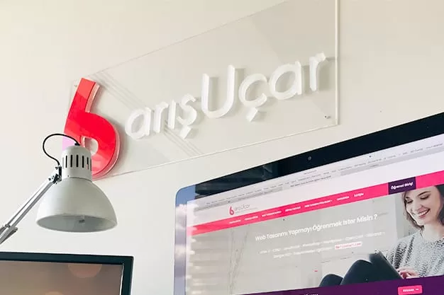 Web Tasarım Kursu – Barış Uçar, Online Eğitim